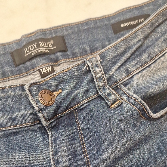 Judy Blue Denim - Judy Blue Dark Wash Distressed‎ Bootcut Fit Midrise Jeans Sz 14W Flare Stretch